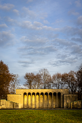 Ehrenhalle,Ludwigsfeld